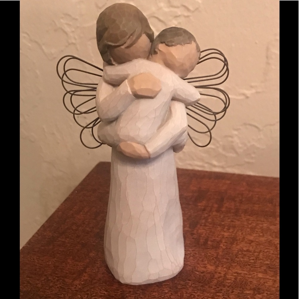 Willow Tree Angel Embrace figurine statue